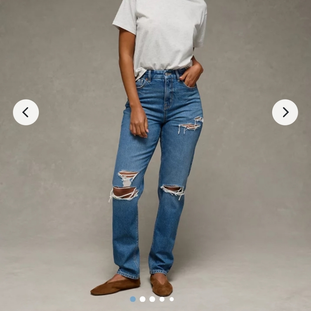 American Eagle Curvy Mom Jean-Distressed
